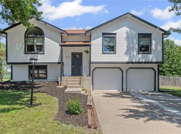 4112 SE Illinois Avenue, Topeka, KS 66609
