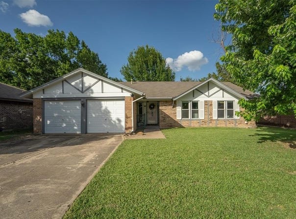 7012 Declaration Street, Watauga, TX 76148