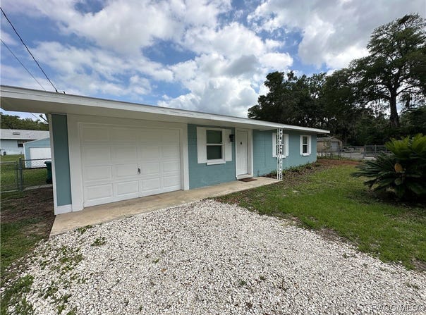 10765 W Spring Circle, Crystal River, FL 34428
