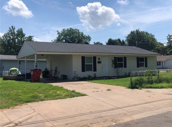 915 S 5th, Dardanelle, AR 72834