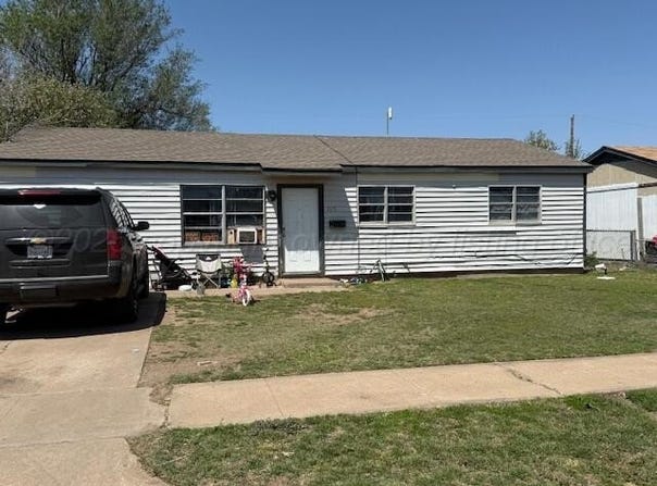1113 E Darby Ave, Pampa, TX 79065