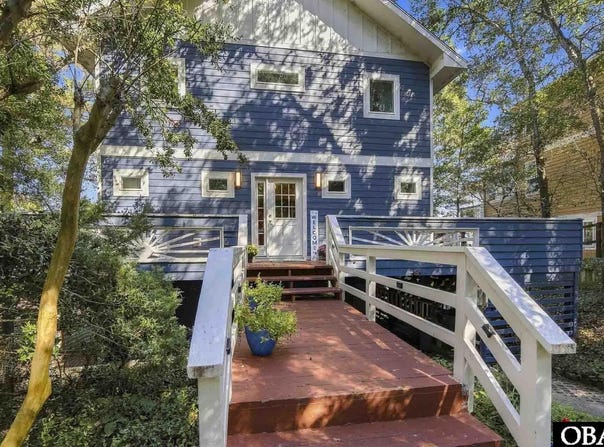 210 E Sir Walter Raleigh Drive, Kill Devil Hills, NC 27948