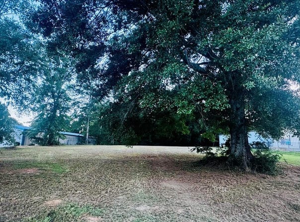 1302 S Main St., Poplarville, MS 39470