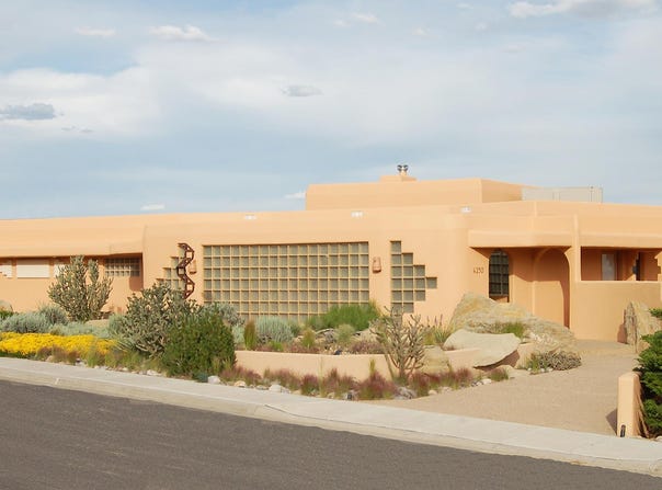 4230 N CRESCENT Avenue, Farmington, NM 87401