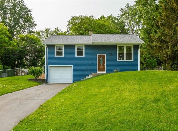 14 Salem Circle, Victor, NY 14564