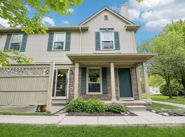 133 Commons Circle, Saline, MI 48176