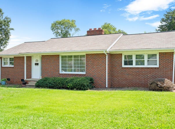 1702 Pinecrest Street, Burlington, NC 27215