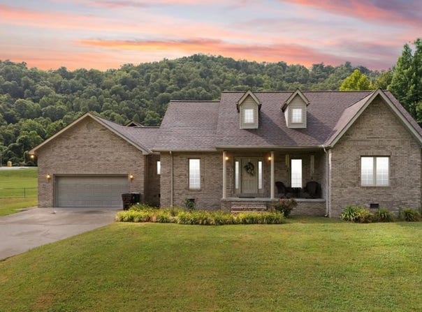6431 Ky Hwy 80, Wooton, KY 41776