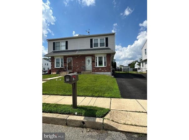 21 SPARKS CIRCLE, GLENOLDEN, PA 19036