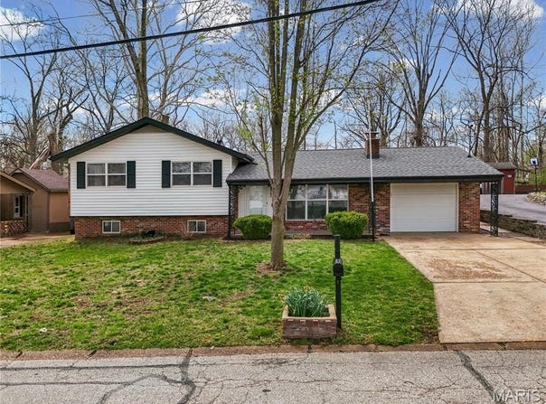 1963 Maple Lane, Arnold, MO 63010