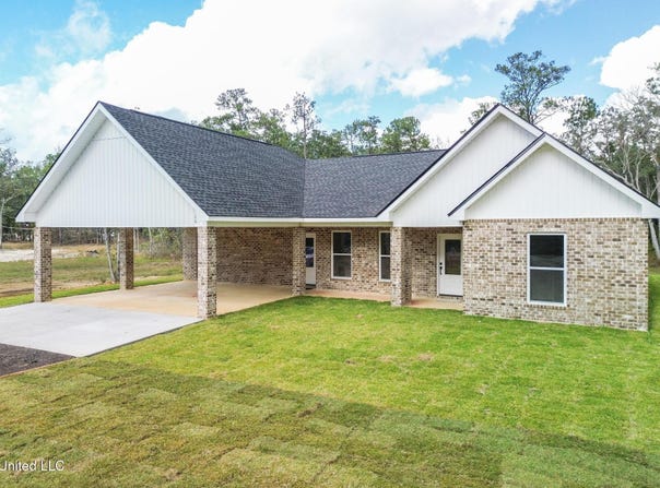 4300 Firetower Road, Kiln, MS 39556