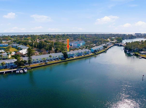 3783 Pompano, Saint Petersburg, FL 33705