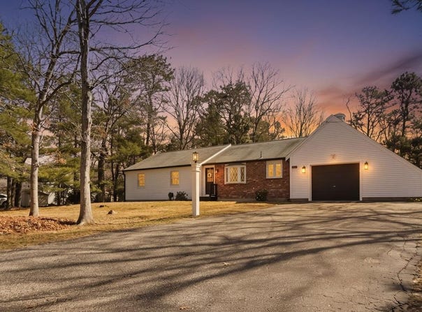 38 White Oak Trail, Centerville, MA 02632