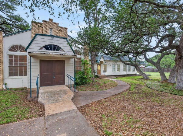 410 West, Bertram, TX 78605