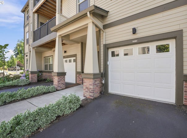 17051 SW APPLEDALE Rd, Beaverton, OR 97007