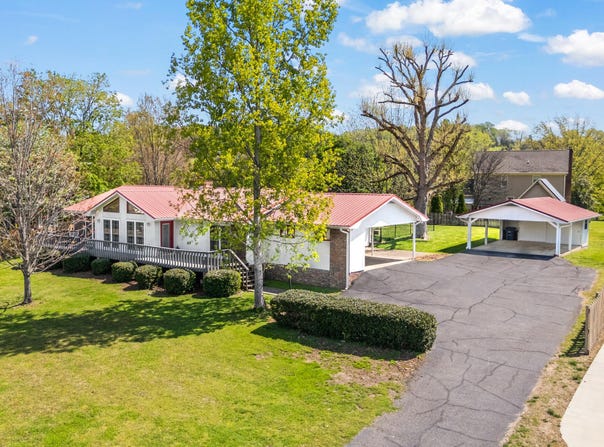 910 Greenview Drive, Fayetteville, TN 37334