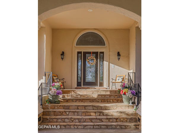 5500 Rancho Sereno Place, El Paso, TX 79932