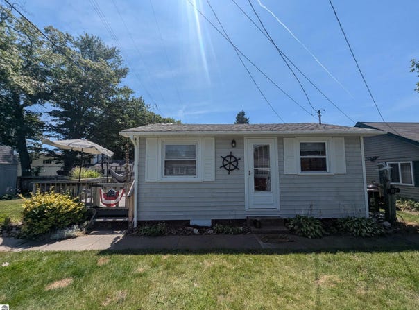 152 N Huron, Au Gres, MI 48703