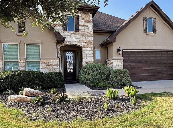 820 Desaix Dr, Georgetown, TX 78628