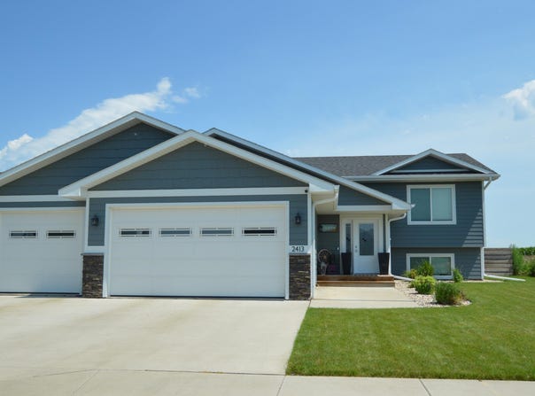 2413 S Lawson Street, Aberdeen, SD 57401