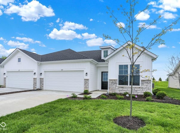 1621 Clover Crossing Drive, Greenfield, IN 46140