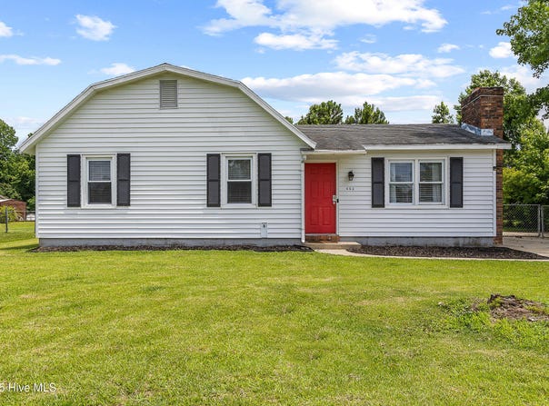 453 Hunting Green Drive, Jacksonville, NC 28546