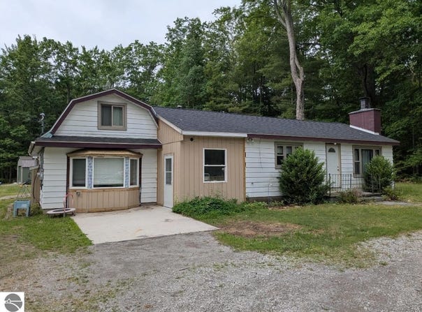 8331 Long Lake Road, Hale, MI 48739