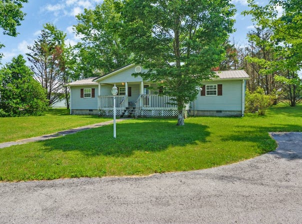 1729 Roslin Rd, Jamestown, TN 38556