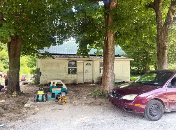88 1ST ST, BIG CLIFTY, KY 42712