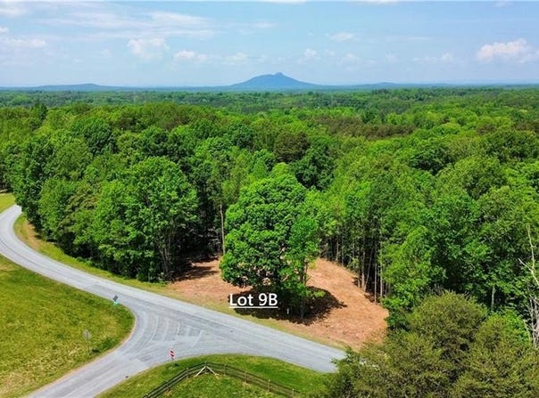 4045-9b Rolling Hill Drive, Tobaccoville, NC 27050
