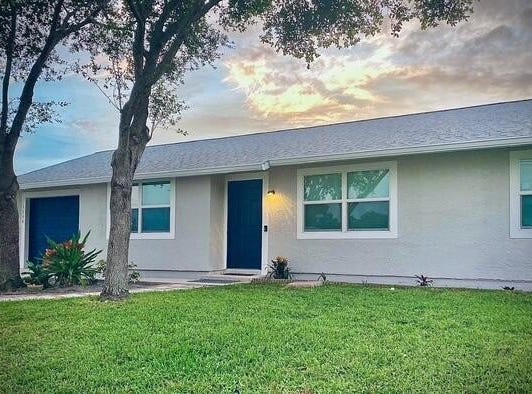 2590 SW Hinchman Street, Port Saint Lucie, FL 34984