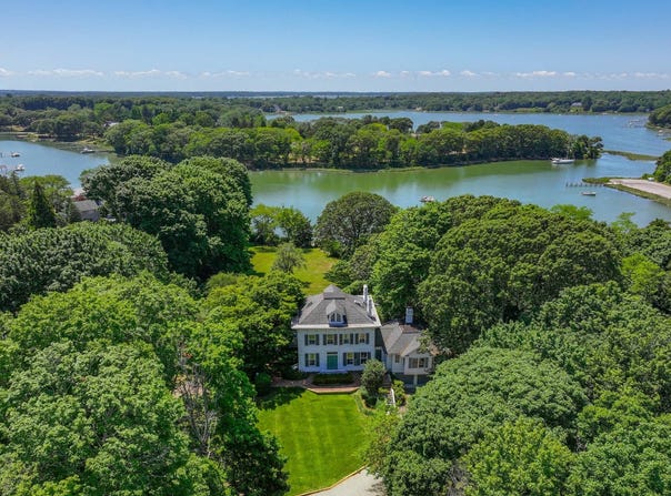5 North Menantic Road, Shelter Island, NY 11964