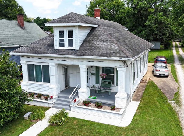 112 E 2nd Street, Huntingburg, IN 47542