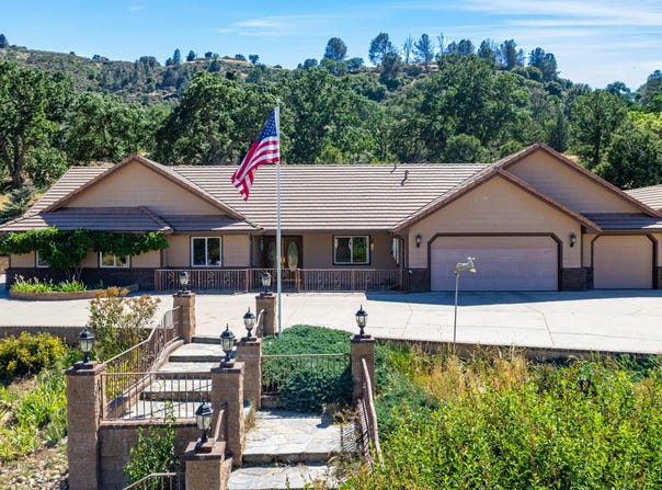 30100 Sunland Way, Tehachapi, CA 93561