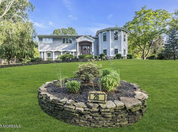 26 Crest Road, Middletown, NJ 07748