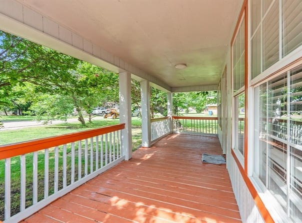 105 E North Street, Itasca, TX 76055