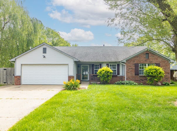 2443 S Brandywine Court, Greenfield, IN 46140
