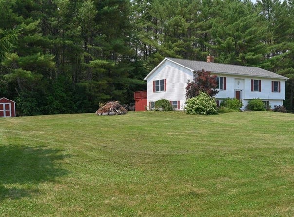 13 Evergreen Drive, Hampden, ME 04444