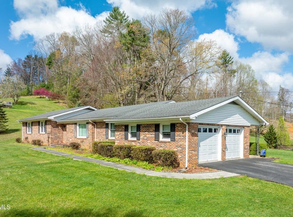 394 Cedar Street, Mountain City, TN 37683
