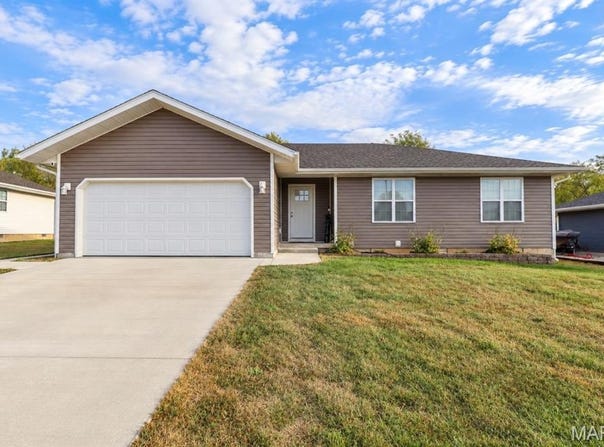 1404 Jessalinn Drive, Lebanon, MO 65536