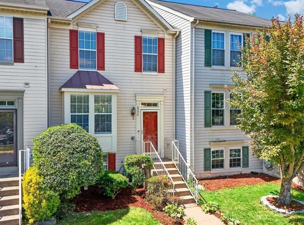 8596 COLD HARBOR Loop, MANASSAS, VA 20111