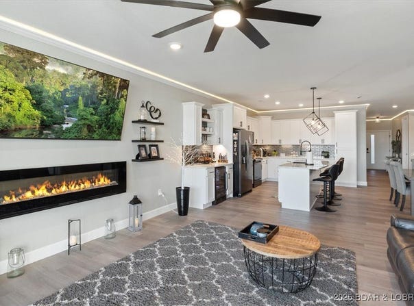 1055 Topsider Lane, Osage Beach, MO 65065