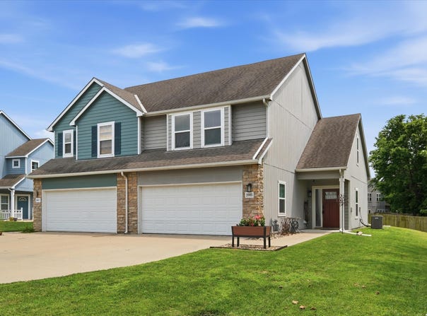 2005 E 24th Terrace, Lawrence, KS 66046
