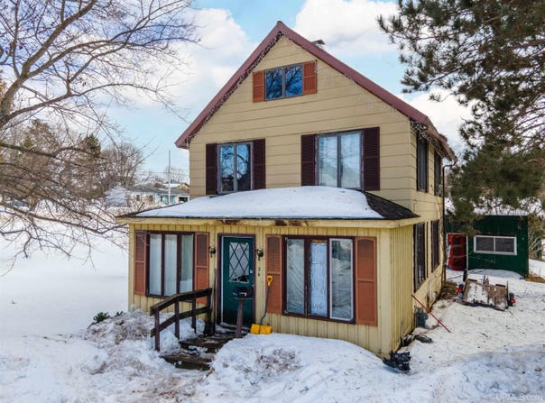 424 Diamond Street, Iron River, MI 49935