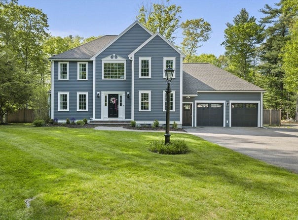 4 Bruce Rd, Holbrook, MA 02343