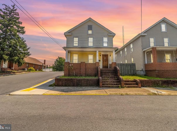 329 N HIGH STREET, MARTINSBURG, WV 25404