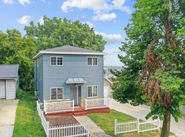 405 ELLIS Street, KEWAUNEE, WI 54216-1328