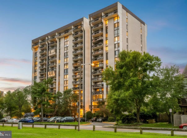 5300 HOLMES RUN Parkway, ALEXANDRIA, VA 22304