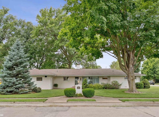 205 S Cedar Street, Mediapolis, IA 52637