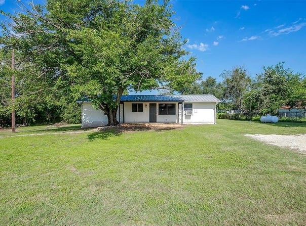608 Birch Street, Hico, TX 76457